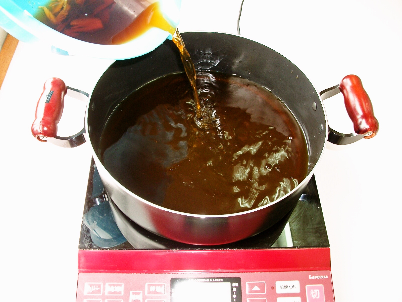 手順１：たれを作って鍋でひと煮立ち